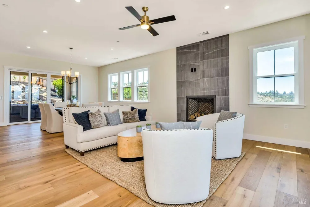 3776 Crown Hill Drive Santa Rosa, CA 95404
