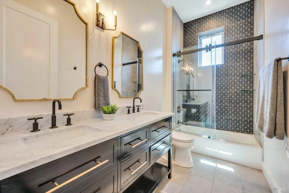 3776 Crown Hill Drive Santa Rosa, CA 95404