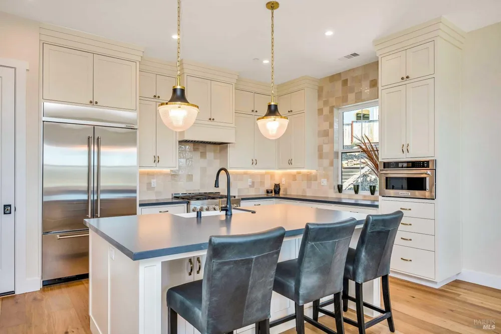 3776 Crown Hill Drive Santa Rosa, CA 95404