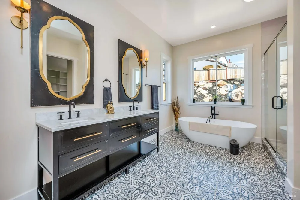3776 Crown Hill Drive Santa Rosa, CA 95404