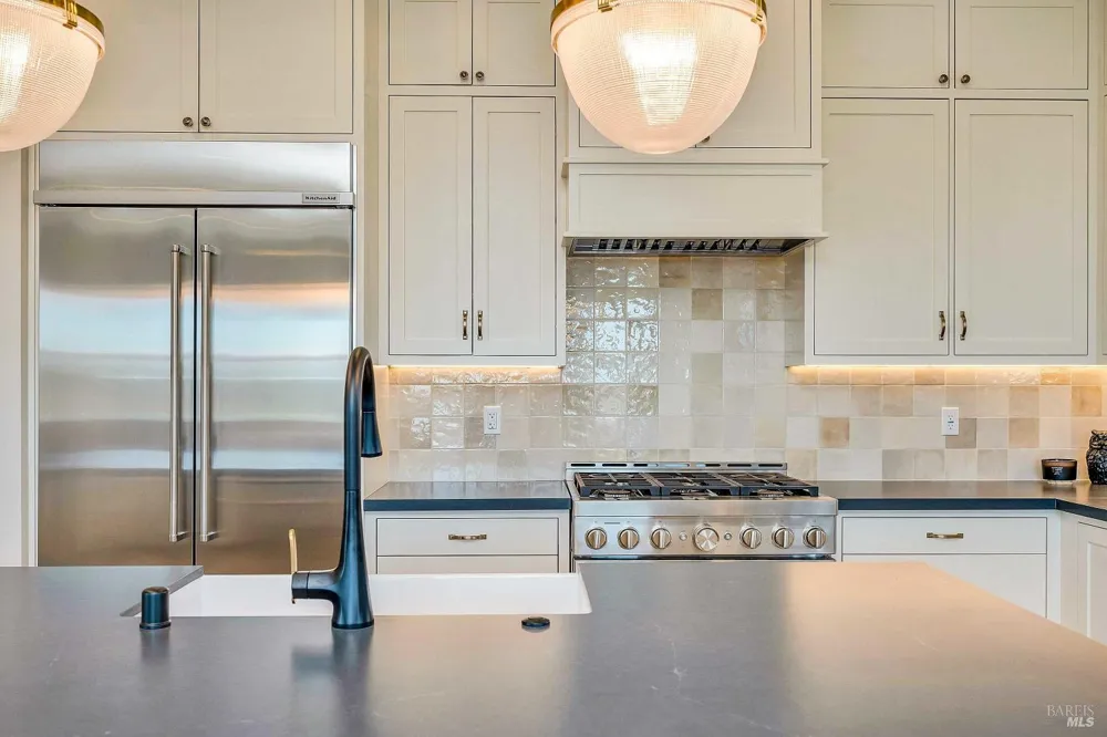 3776 Crown Hill Drive Santa Rosa, CA 95404