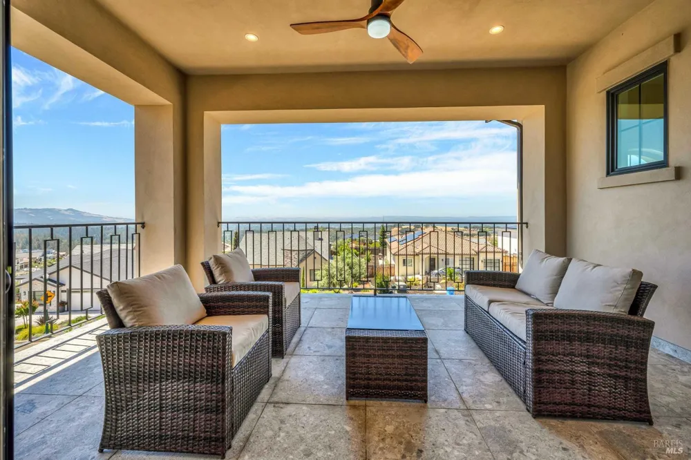 3776 Crown Hill Drive Santa Rosa, CA 95404