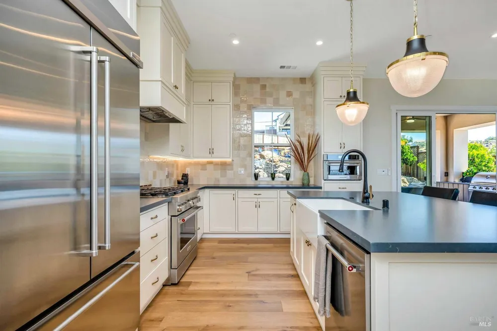 3776 Crown Hill Drive Santa Rosa, CA 95404