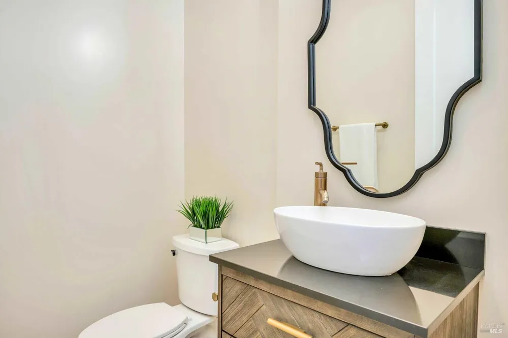 3776 Crown Hill Drive Santa Rosa, CA 95404
