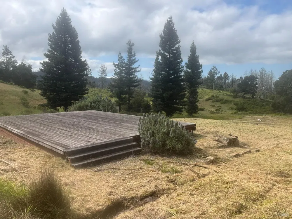 6971 St Helena Road Santa Rosa, CA 95404