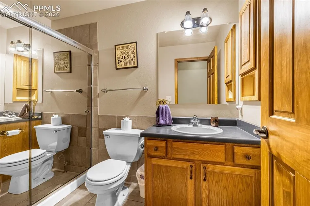 143 Ring Road Guffey, CO 80820