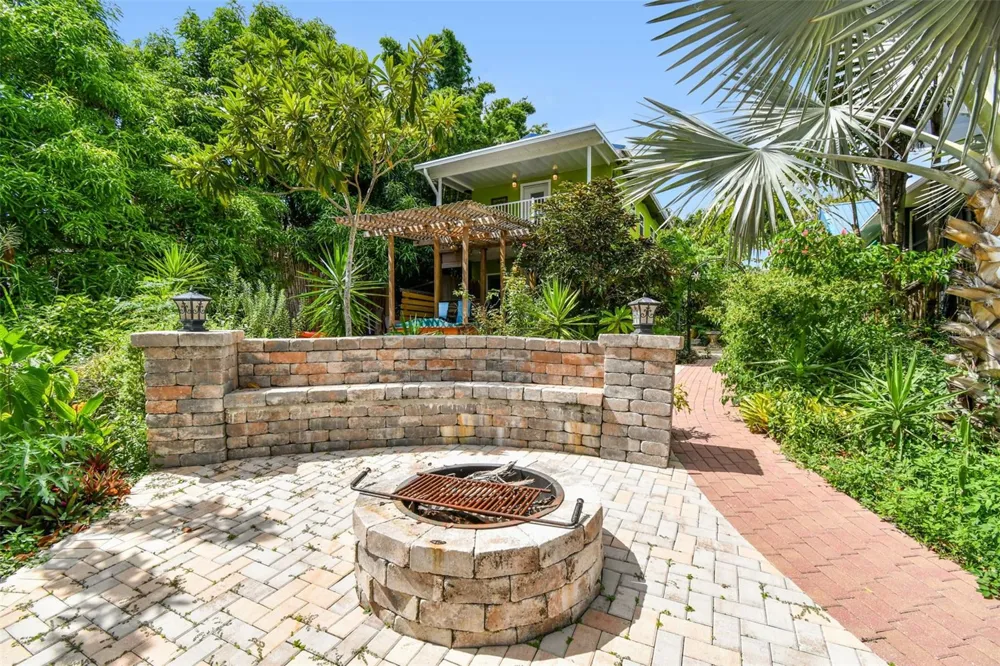 3203 E YUKON STREET Tampa, FL 33604