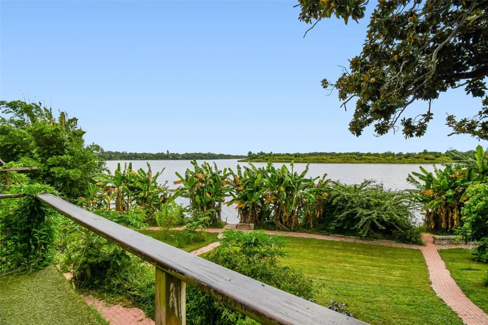 3203 E YUKON STREET Tampa, FL 33604