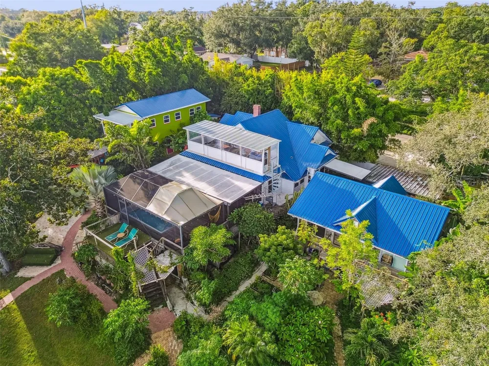 3203 E YUKON STREET Tampa, FL 33604