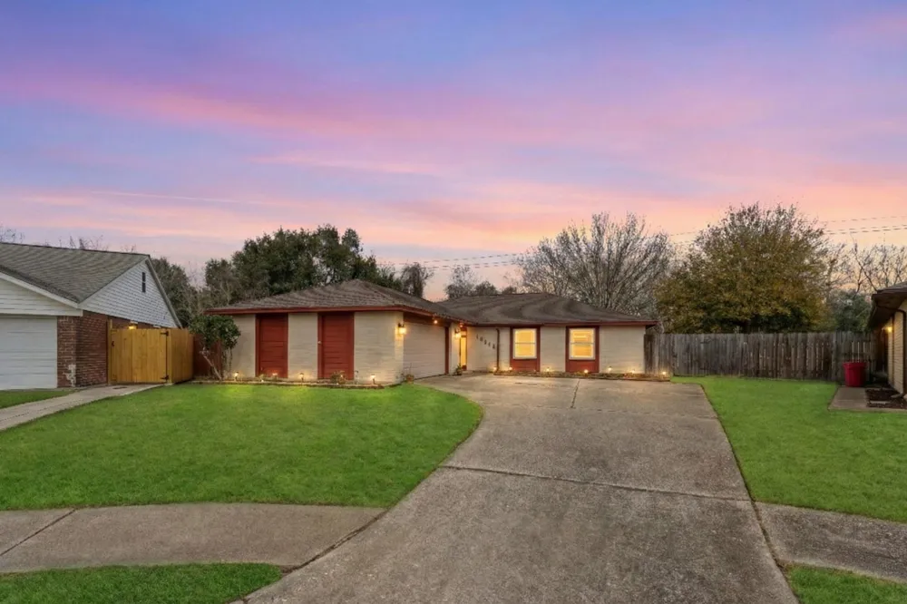 17815 Heritage Colony Court Webster, TX 77598