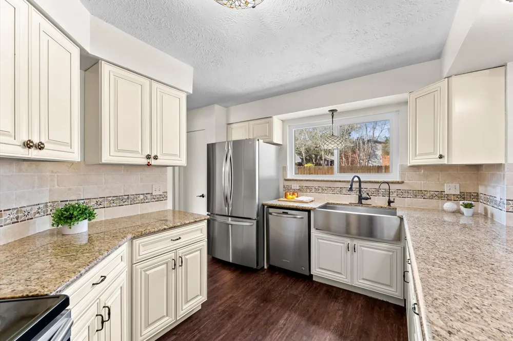 17815 Heritage Colony Court Webster, TX 77598