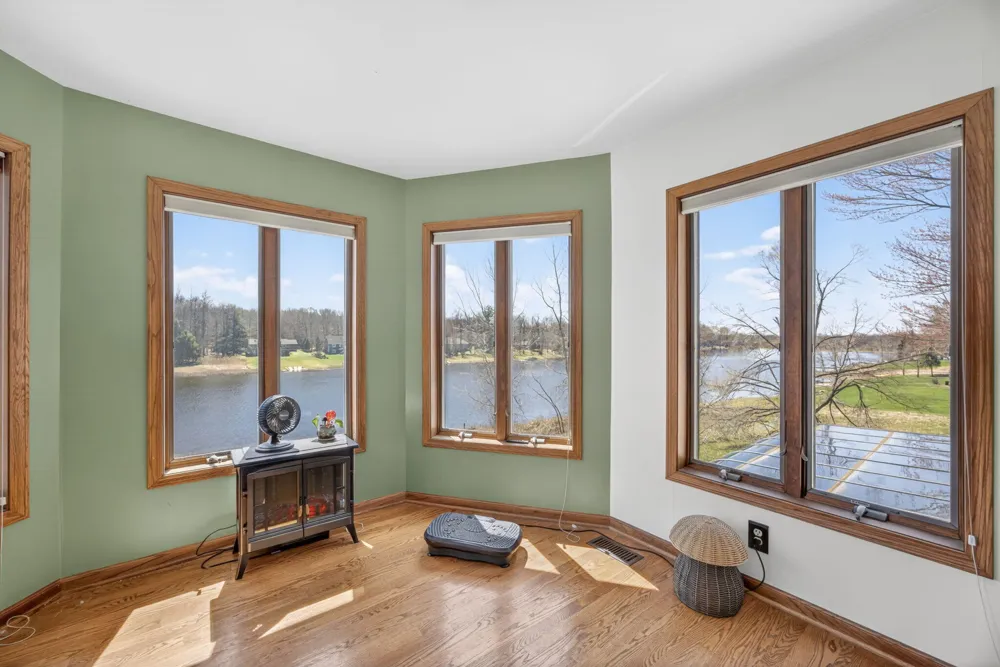 9613 Fawn Ridge Road Morton Township, MI 49346
