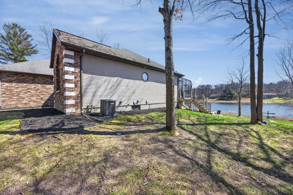 9613 Fawn Ridge Road Morton Township, MI 49346