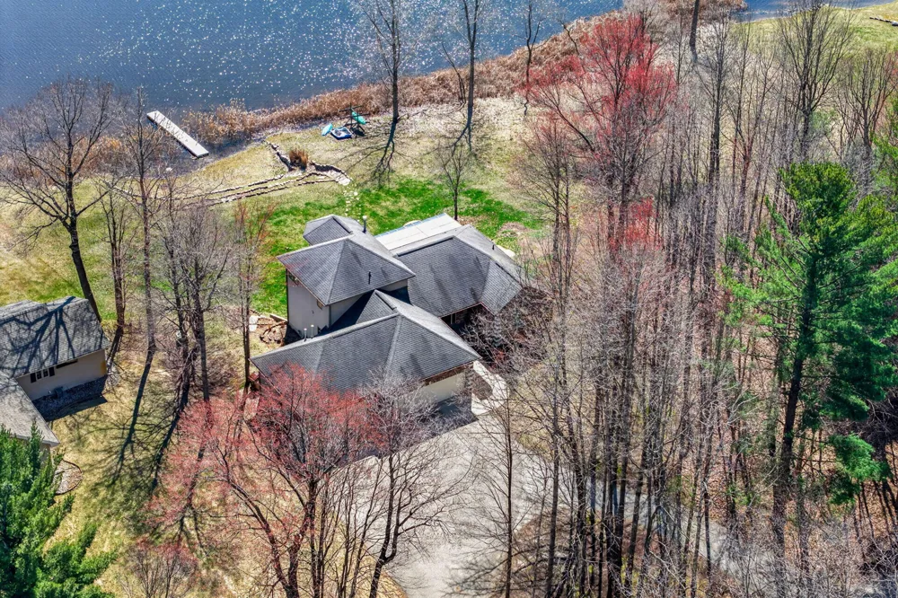 9613 Fawn Ridge Road Morton Township, MI 49346