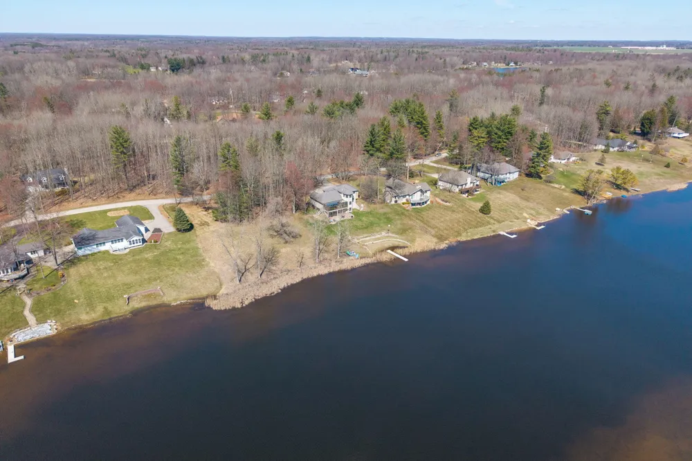 9613 Fawn Ridge Road Morton Township, MI 49346