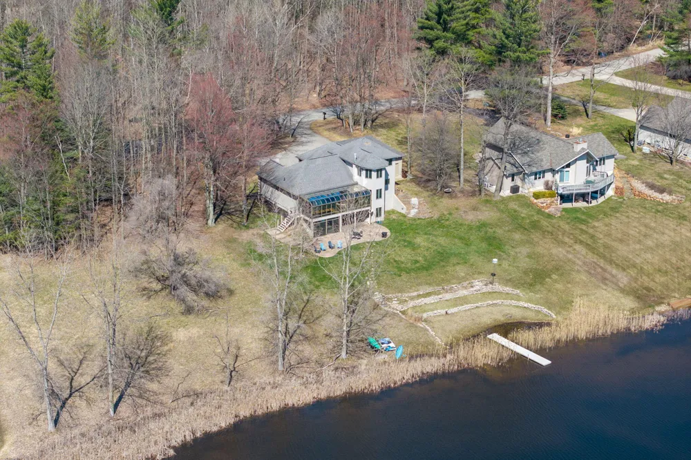 9613 Fawn Ridge Road Morton Township, MI 49346