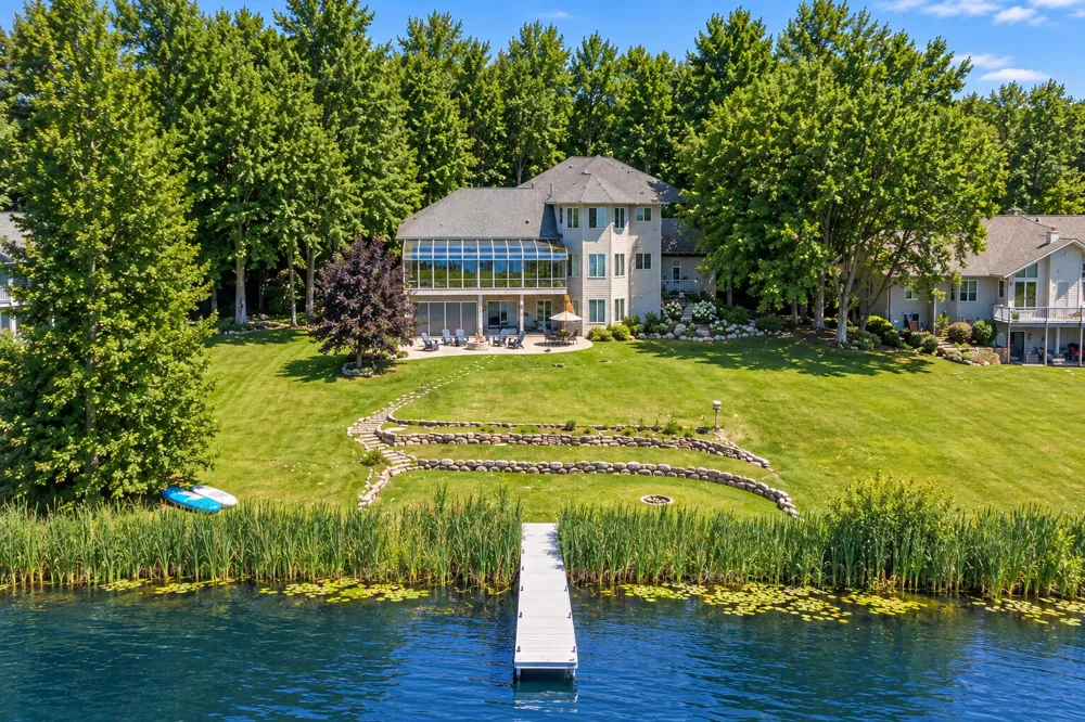 9613 Fawn Ridge Road Morton Township, MI 49346