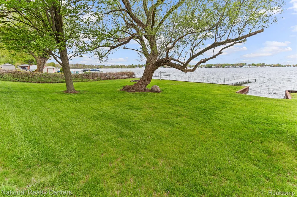 903 S. Lake Drive Novi City, MI 48377