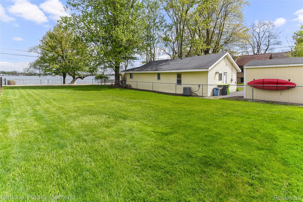 903 S. Lake Drive Novi City, MI 48377