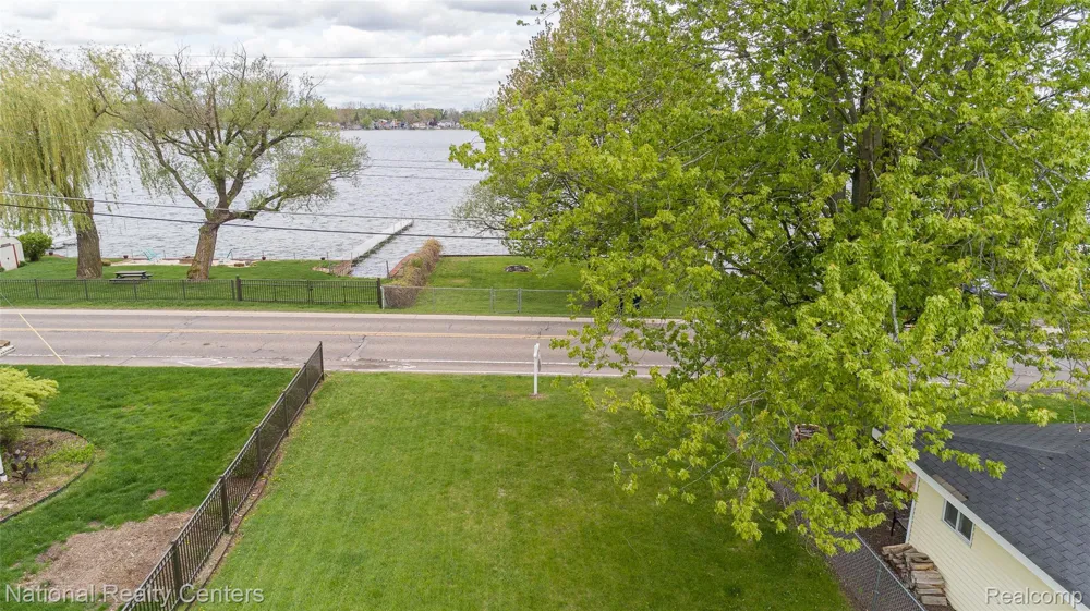 903 S. Lake Drive Novi City, MI 48377