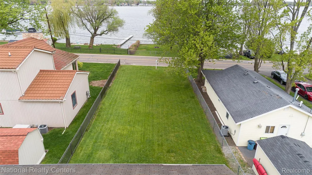 903 S. Lake Drive Novi City, MI 48377