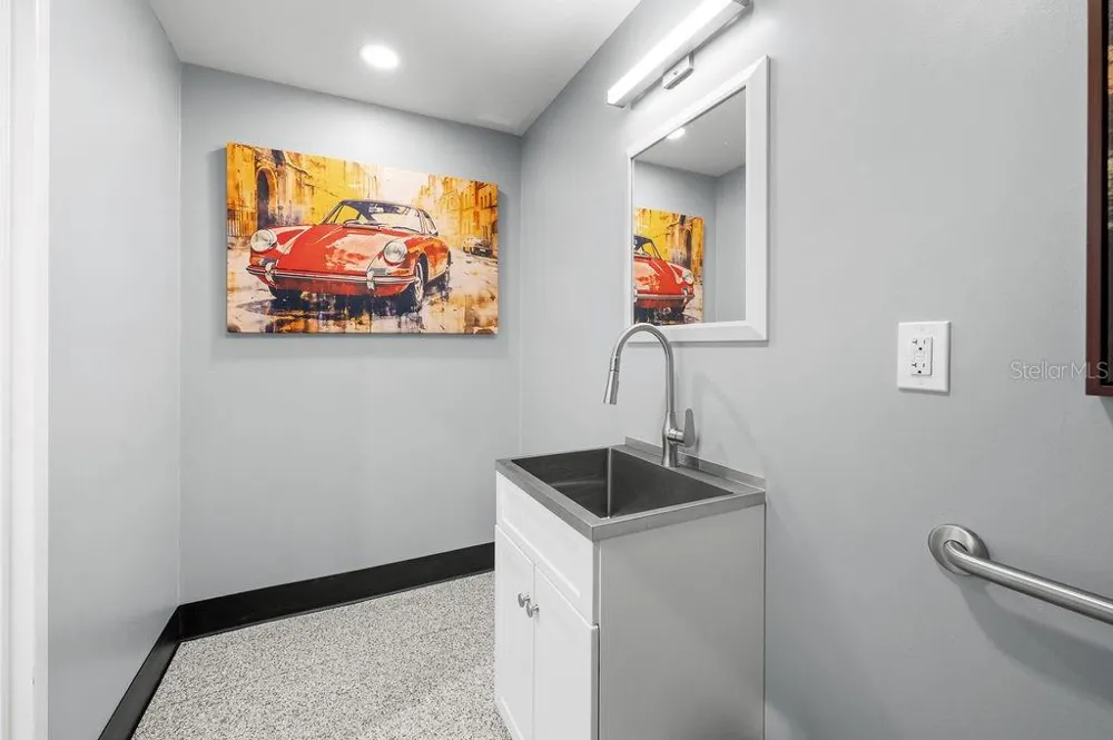 5431 COMMUNICATIONS PARKWAY #28 Lakewood Ranch, FL 34240