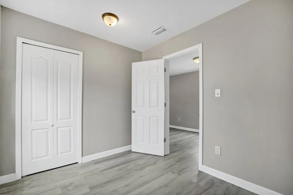 209 PINEY AVENUE Lake Wales, FL 33898