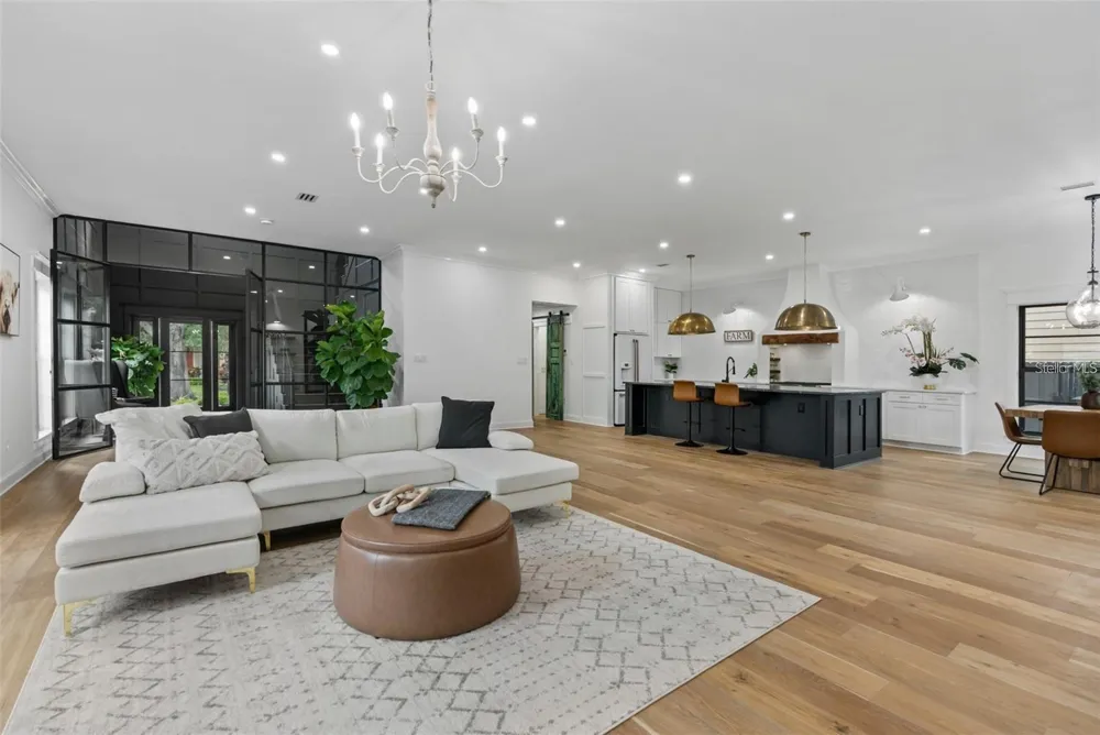 3501 W TACON STREET Tampa, FL 33629