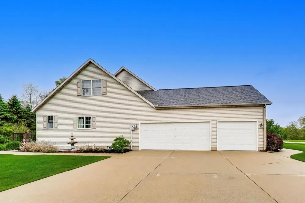 292 River Run Drive Royalton Township, MI 49085