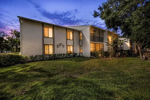 1281 PINE RIDGE CIRCLE E #A2
