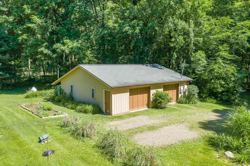 1254 Burbank Road Quincy, MI 49082