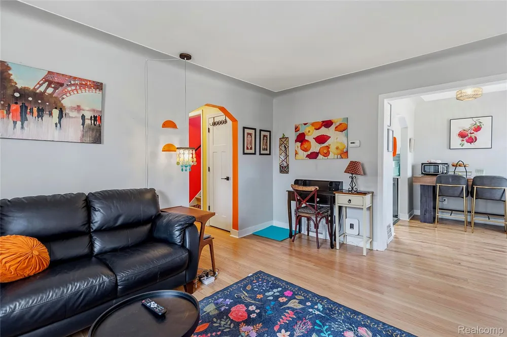 2193 Cambridge Road Berkley City, MI 48072