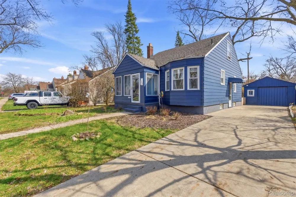 2193 Cambridge Road Berkley City, MI 48072