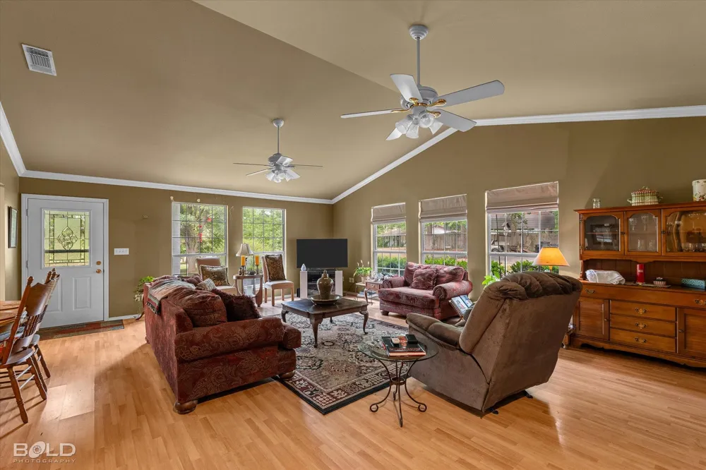 120 Gray Circle Benton, LA 71006
