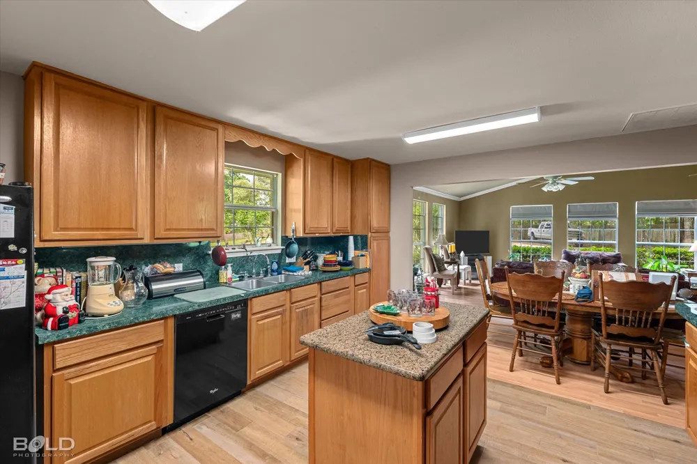 120 Gray Circle Benton, LA 71006