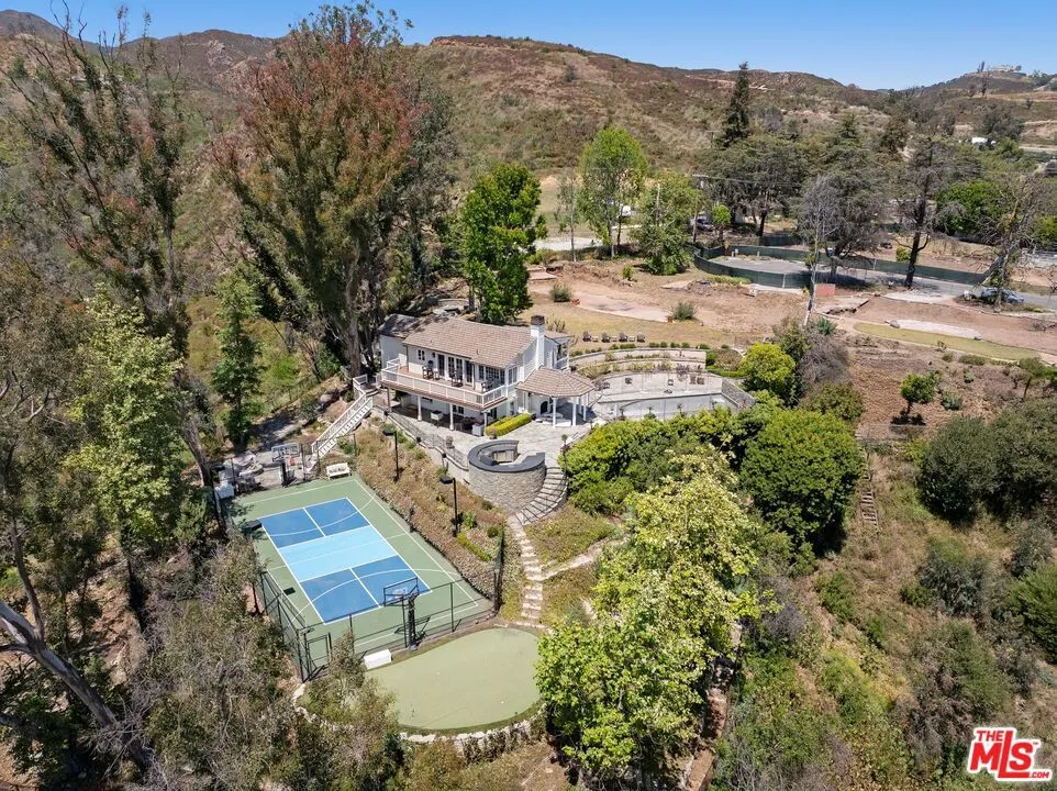 1267 Villa Woods Drive Pacific Palisades, CA 90272
