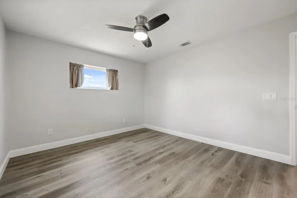 37153 COUNTY ROAD 452 Grand Island, FL 32735