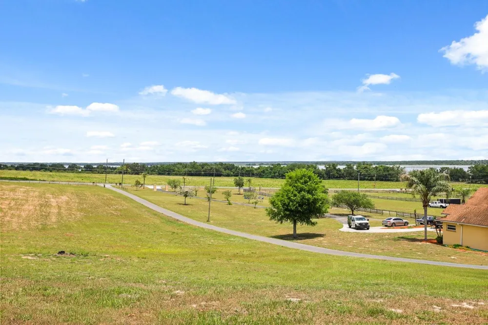 37153 COUNTY ROAD 452 Grand Island, FL 32735