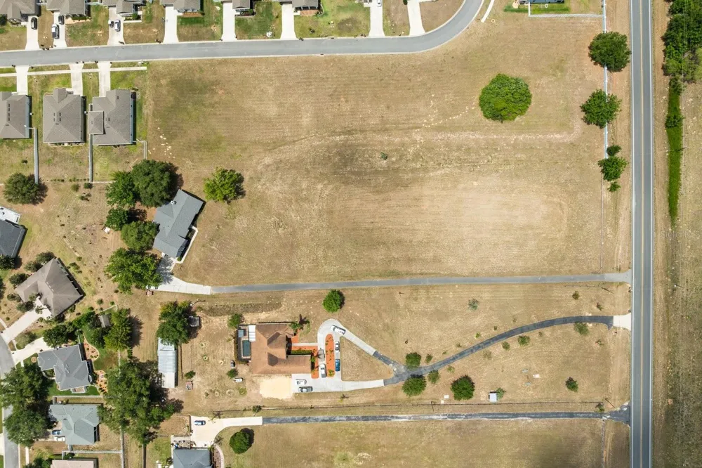 37153 COUNTY ROAD 452 Grand Island, FL 32735