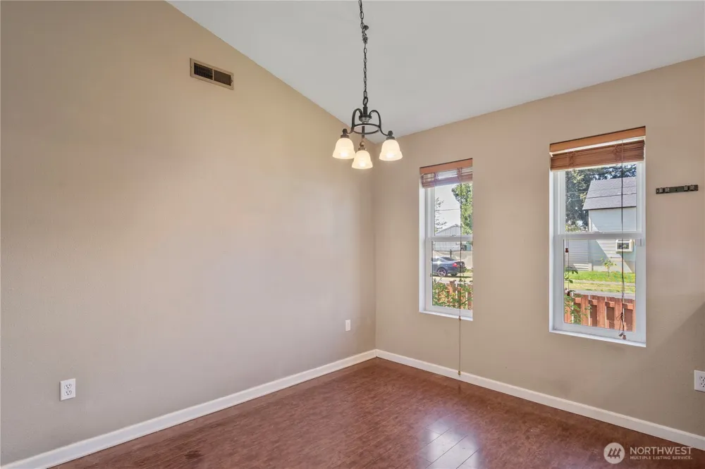 928 W Cherry Street Centralia, WA 98531
