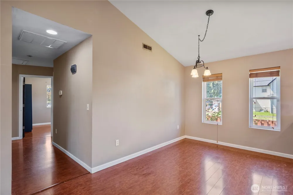 928 W Cherry Street Centralia, WA 98531