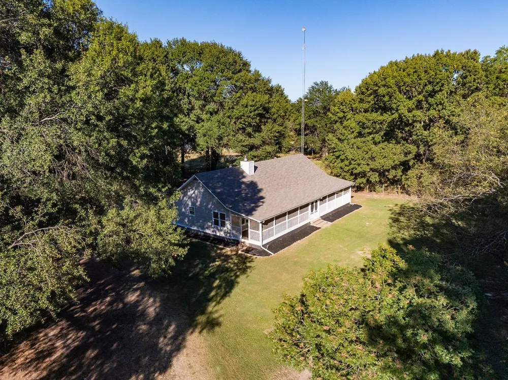 213 County Road 2320 Telephone, TX 75488
