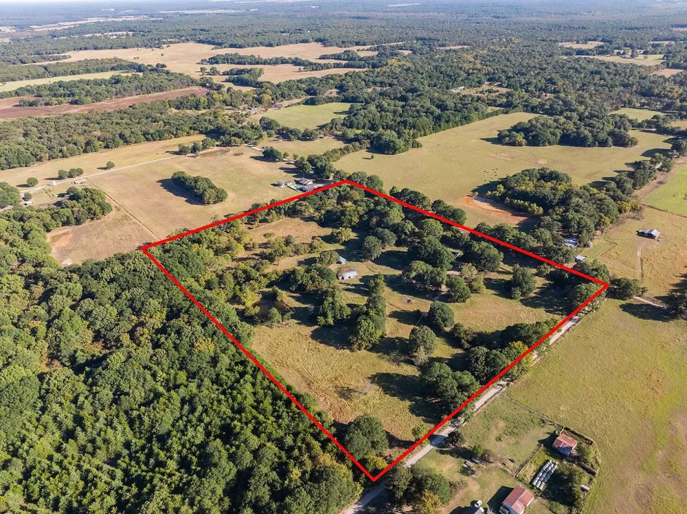 213 County Road 2320 Telephone, TX 75488