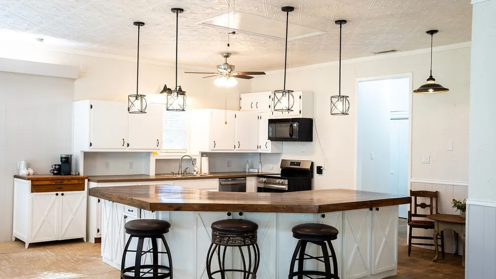 213 County Road 2320 Telephone, TX 75488