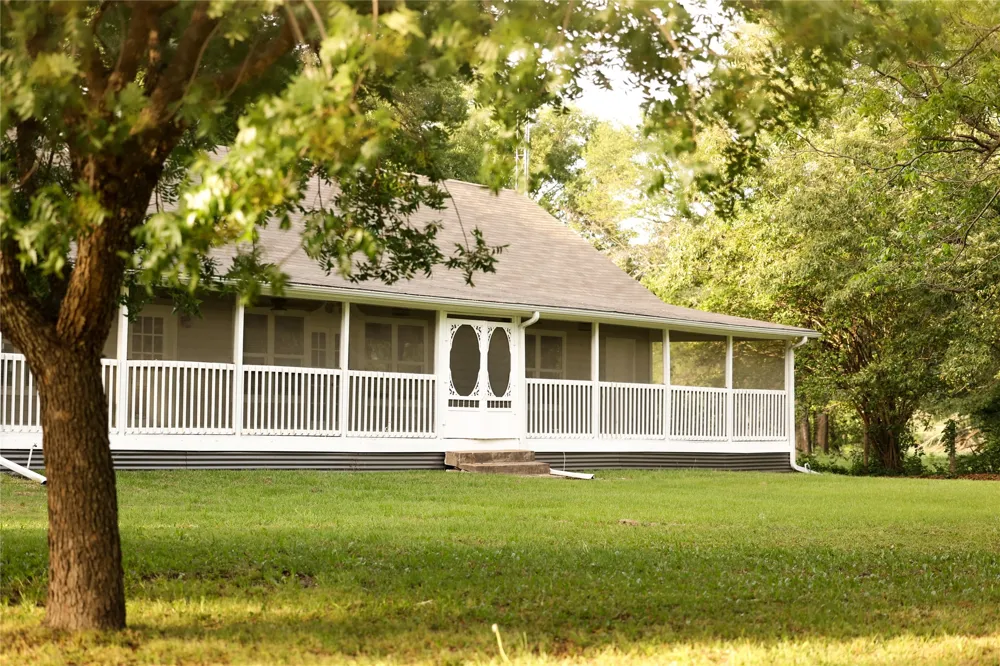 213 County Road 2320 Telephone, TX 75488