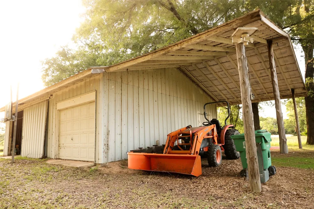 213 County Road 2320 Telephone, TX 75488