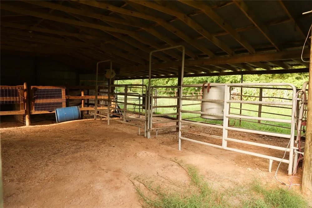 213 County Road 2320 Telephone, TX 75488