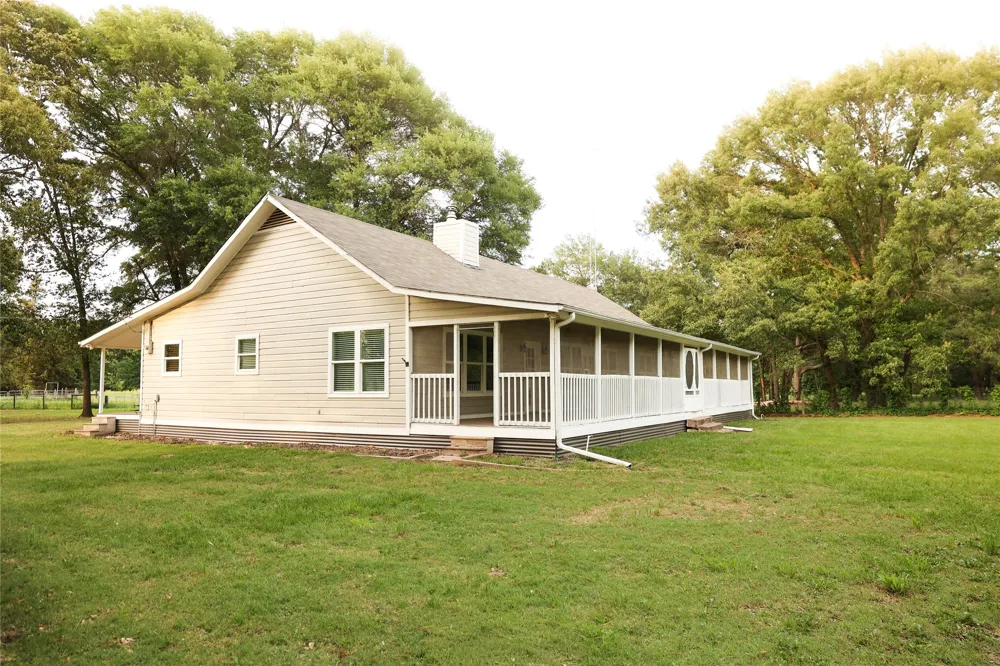 213 County Road 2320 Telephone, TX 75488