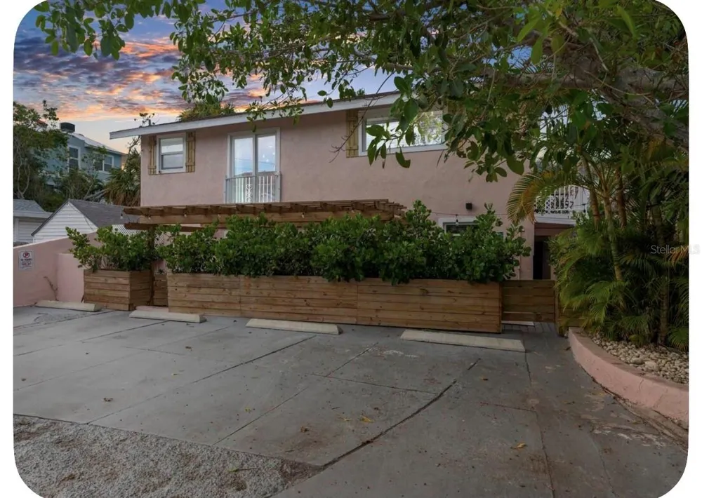 106 E BAY DRIVE Treasure Island, FL 33706