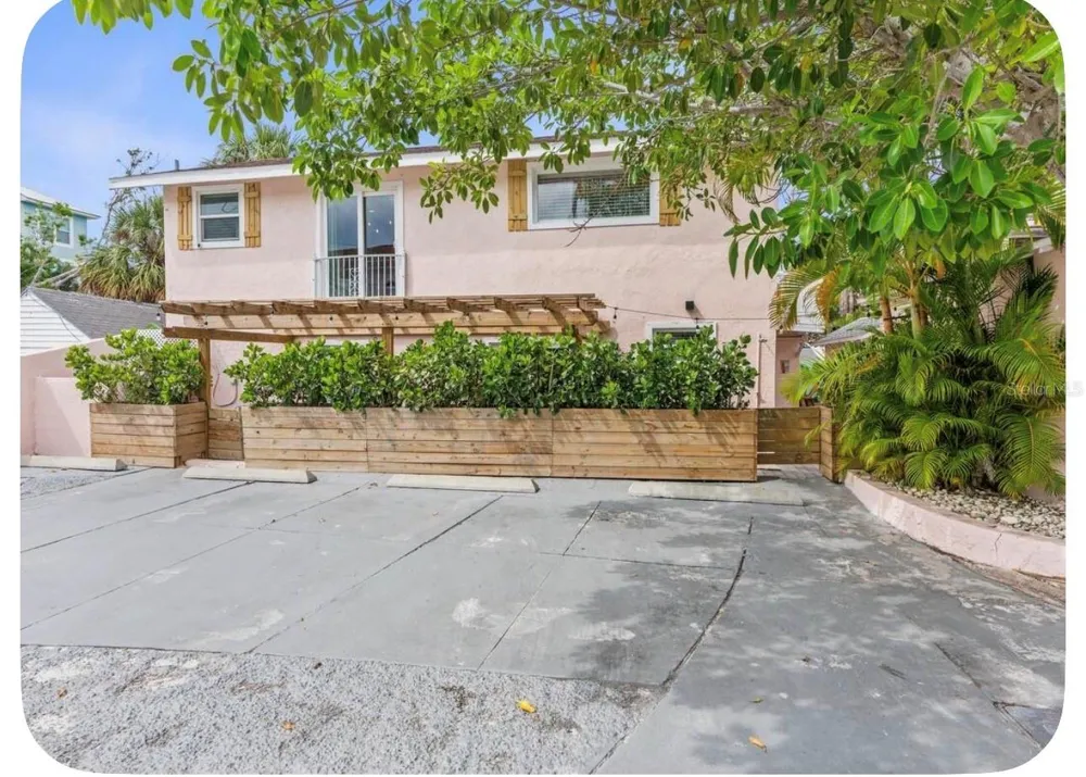 106 E BAY DRIVE Treasure Island, FL 33706